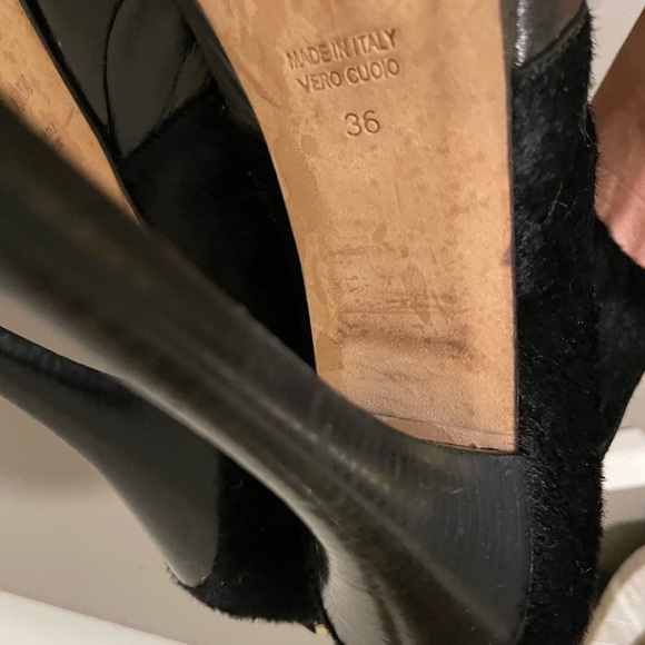 FENDI leather ankle boots with fur and gold toe accent. - Picture 5 of 10